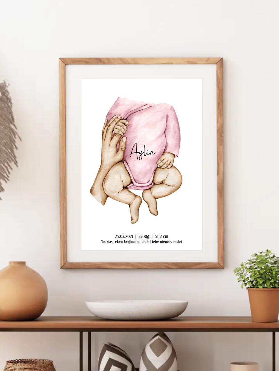 Neugeburt Baby mit Hand Mutter