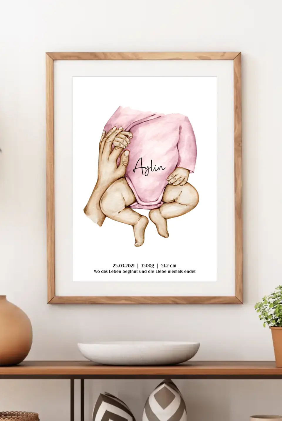 Neugeburt Baby mit Hand Mutter